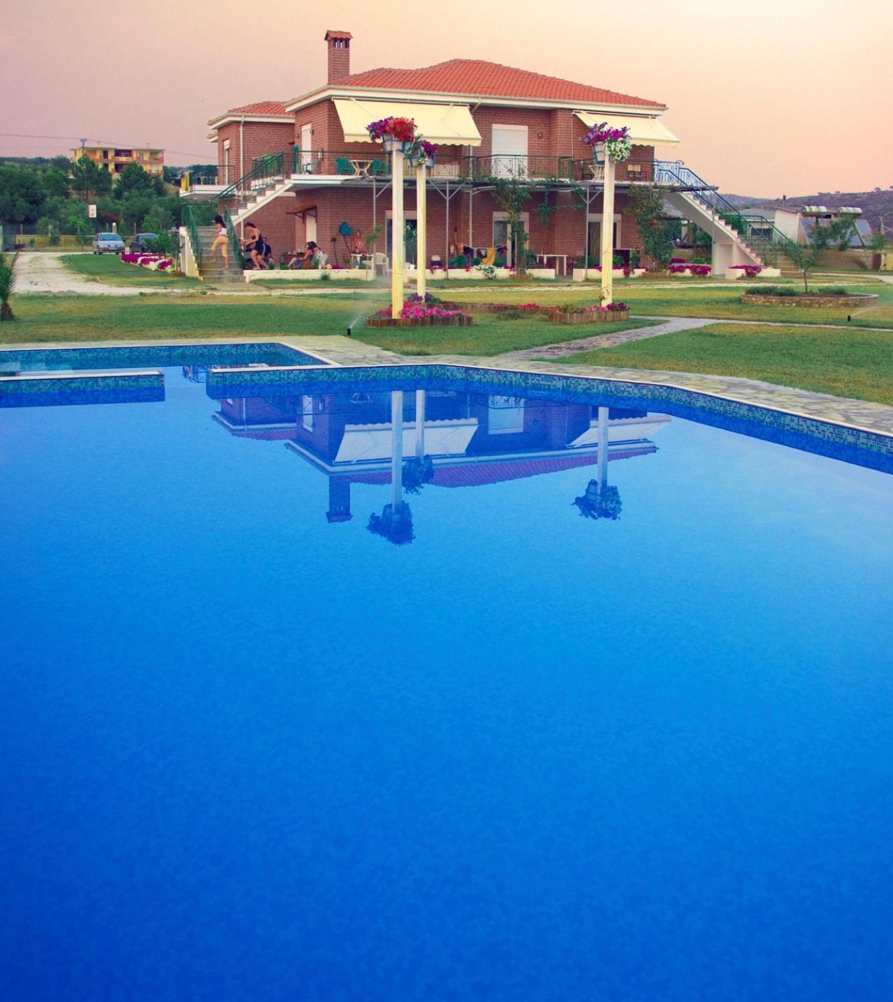Kiki'S Place Nikiti  Bagian luar foto